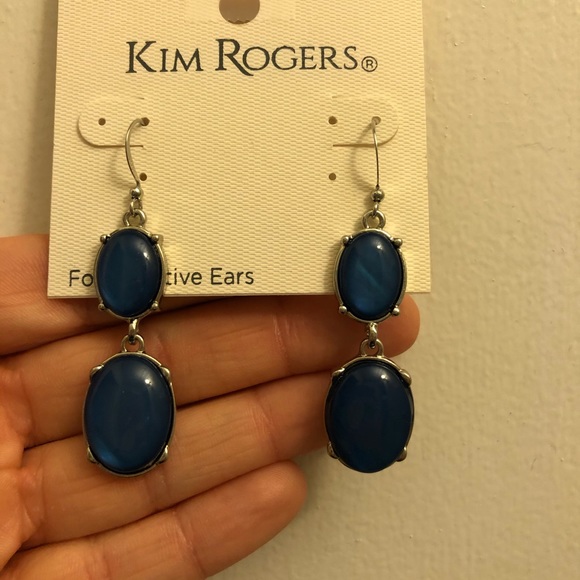Blue dangle earrings - Picture 3 of 4